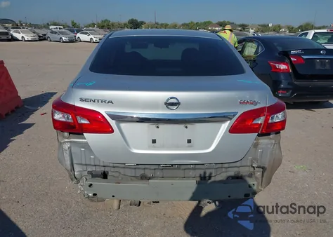 2018 Nissan Sentra S z USA, uszkodzony, nr VIN 3N1AB7AP7JY322938
